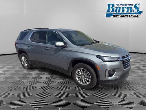 Sterling Gray Metallic 2023 Chevrolet Traverse LT Cloth