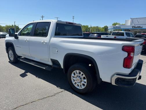 Summit White 2025 Chevrolet Silverado 2500 LT