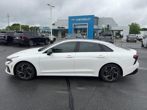 Snow White Pearl 2025 Kia K5 GT-Line