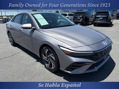 Fluid Metal 2025 Hyundai ELANTRA SEL