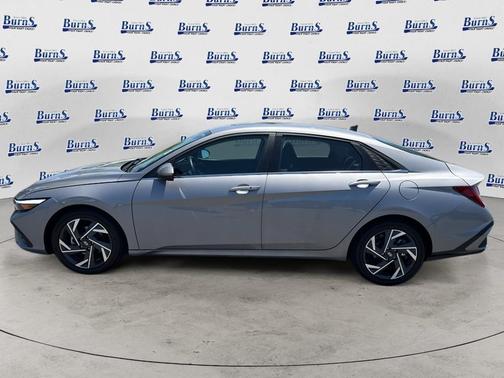 Fluid Metal 2025 Hyundai ELANTRA SEL