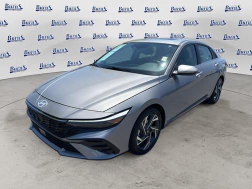 Fluid Metal 2025 Hyundai ELANTRA SEL