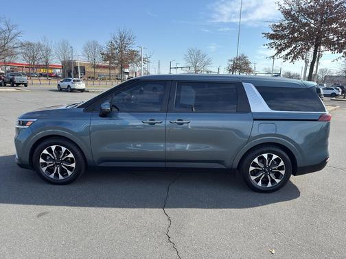 2022 Kia Carnival EX