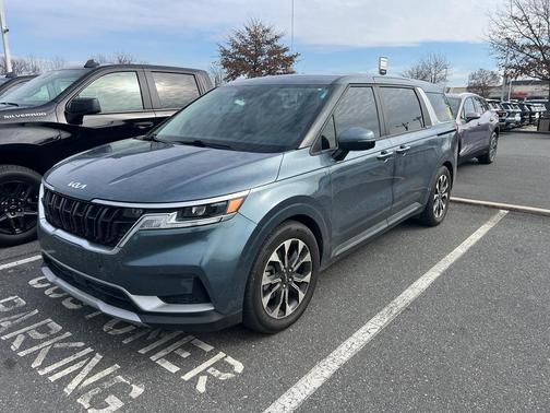 2022 Kia Carnival EX