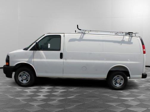 2025 Chevrolet Express 2500 RWD 2500 Regular Wheelbase WT