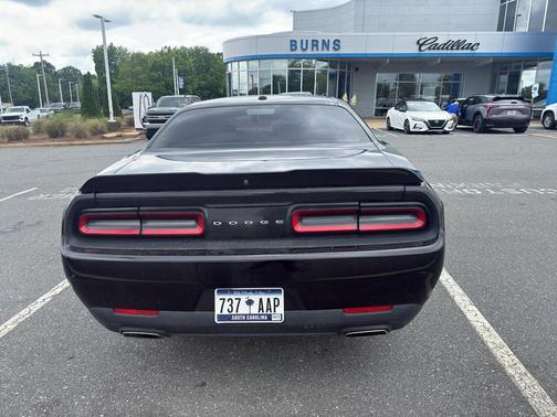 Pitch Black Clearcoat 2019 Dodge Challenger SXT