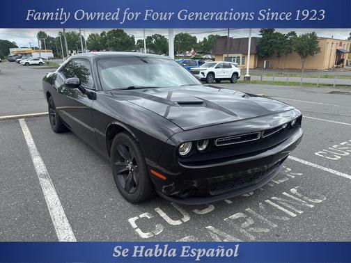 Pitch Black Clearcoat 2019 Dodge Challenger SXT