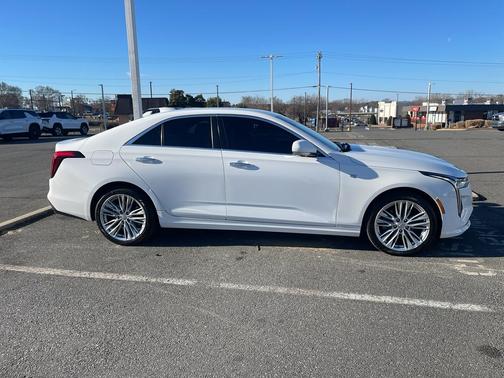 2023 Cadillac CT4 Premium Luxury