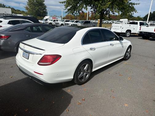designo Cardinal Red Metallic 2019 Mercedes-Benz E-Class E300