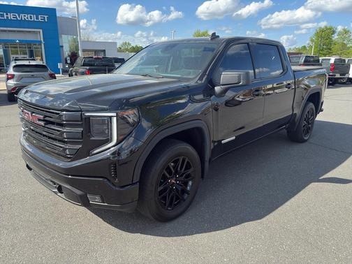 Onyx Black 2022 GMC Sierra 1500 Elevation