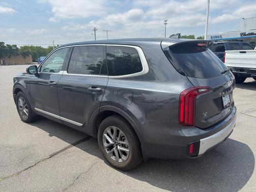 Gravity Gray 2023 Kia Telluride LX
