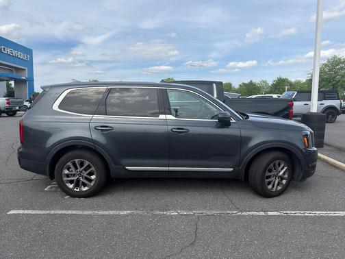 Gravity Gray 2023 Kia Telluride LX