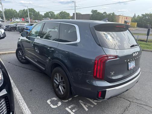 Gravity Gray 2023 Kia Telluride LX