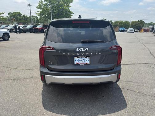 Gravity Gray 2023 Kia Telluride LX