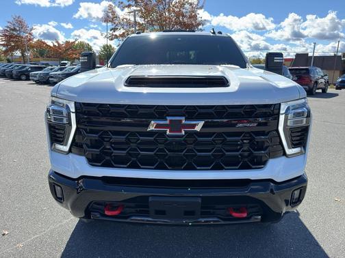 2024 Chevrolet Silverado 2500 4WD Crew Cab Standard Bed ZR2