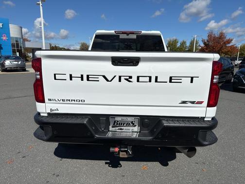 2024 Chevrolet Silverado 2500 4WD Crew Cab Standard Bed ZR2