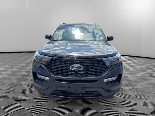 Agate Black Metallic 2023 Ford Explorer ST-Line
