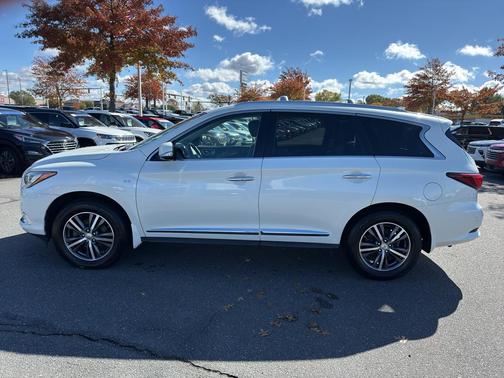 2017 INFINITI QX60 Base
