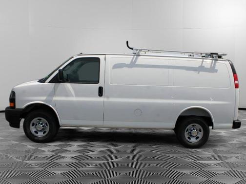 2025 Chevrolet Express 2500 RWD 2500 Regular Wheelbase WT