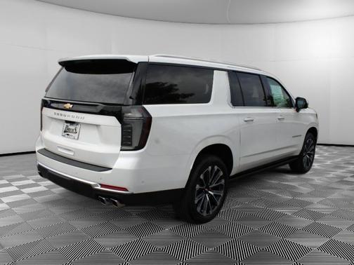 2025 Chevrolet Suburban 4WD High Country