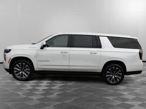 2025 Chevrolet Suburban 4WD High Country