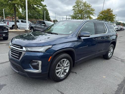 2023 Chevrolet Traverse LT Cloth