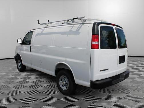2025 Chevrolet Express 2500 RWD 2500 Regular Wheelbase WT