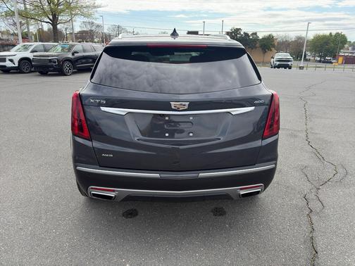 Wilder Metallic 2021 Cadillac XT5 Premium Luxury