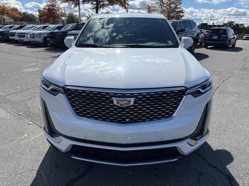 2025 Cadillac XT6 Luxury FWD