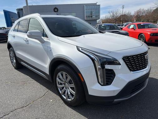 2023 Cadillac XT4 Premium Luxury