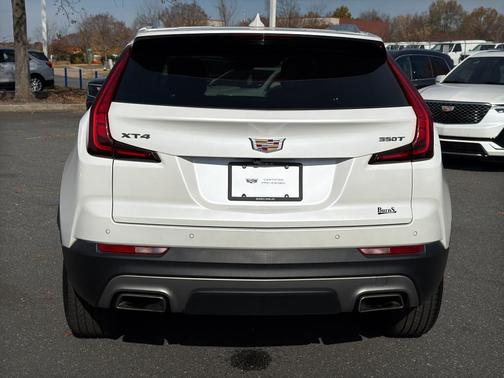 2023 Cadillac XT4 Premium Luxury