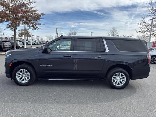 2024 Chevrolet Suburban LT