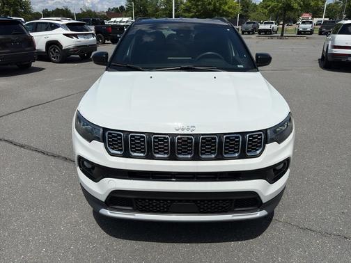Bright White Clearcoat 2024 Jeep Compass Limited