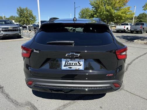 Mosaic Black Metallic 2026 Chevrolet Trax FWD 2RS