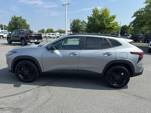 Sterling Gray Metallic 2025 Chevrolet Trax FWD ACTIV
