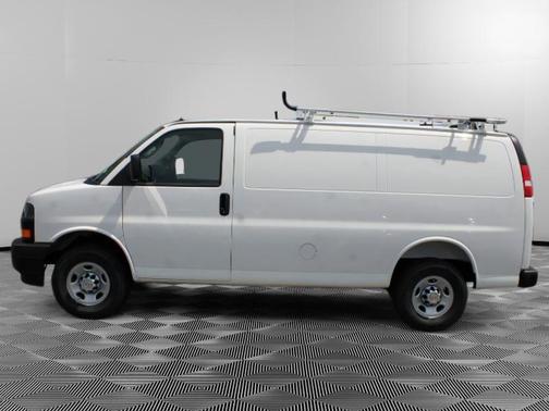 2025 Chevrolet Express 2500 RWD 2500 Regular Wheelbase WT