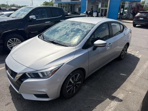 Brilliant Silver Metallic 2021 Nissan Versa 1.6 SV