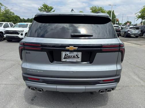 Sterling Gray Metallic 2026 Chevrolet Traverse LT