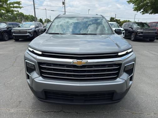 Sterling Gray Metallic 2026 Chevrolet Traverse LT