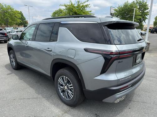 Sterling Gray Metallic 2026 Chevrolet Traverse LT