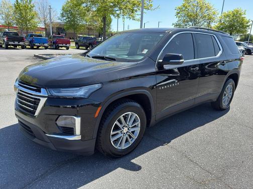 Mosaic Black Metallic 2023 Chevrolet Traverse LT Leather