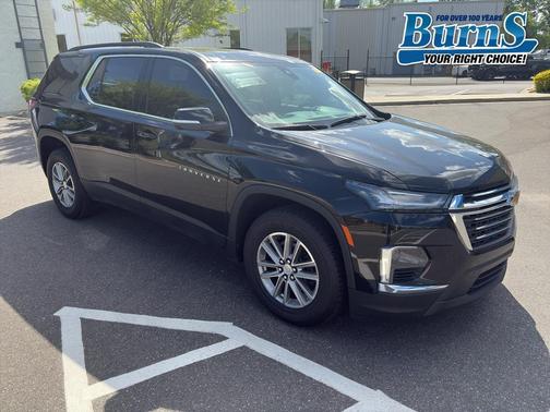 Mosaic Black Metallic 2023 Chevrolet Traverse LT Leather