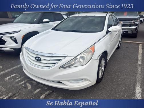 Pearl White 2011 Hyundai SONATA GLS