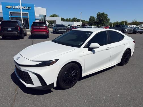 Ice Cap 2025 Toyota Camry SE