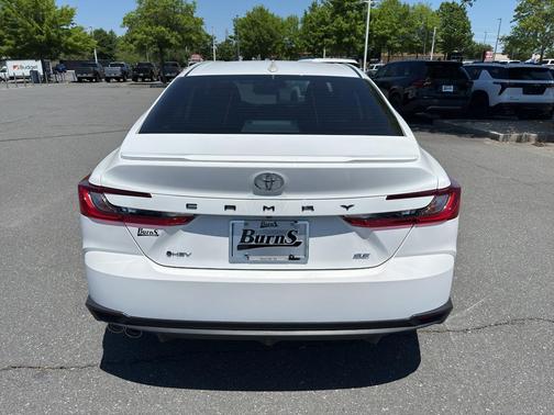 Ice Cap 2025 Toyota Camry SE