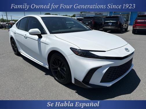 Ice Cap 2025 Toyota Camry SE