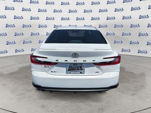 Ice Cap 2025 Toyota Camry SE