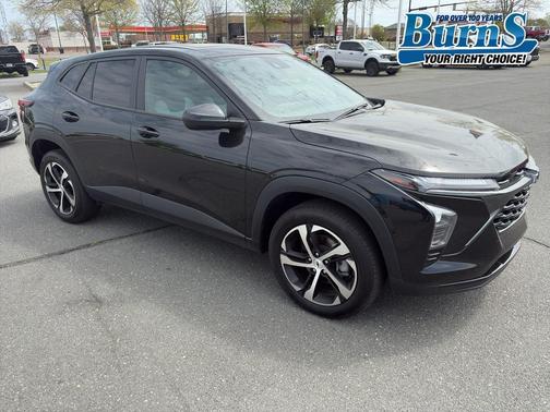 Mosaic Black Metallic 2024 Chevrolet Trax FWD 1RS