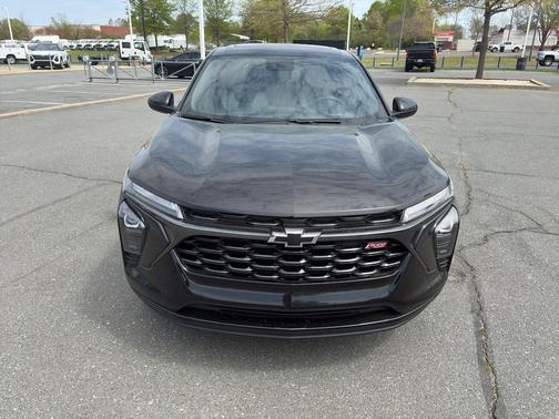 Mosaic Black Metallic 2024 Chevrolet Trax FWD 1RS