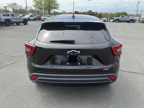 Mosaic Black Metallic 2024 Chevrolet Trax FWD 1RS